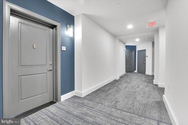 Building Photo - 3927 Fair Ridge Dr