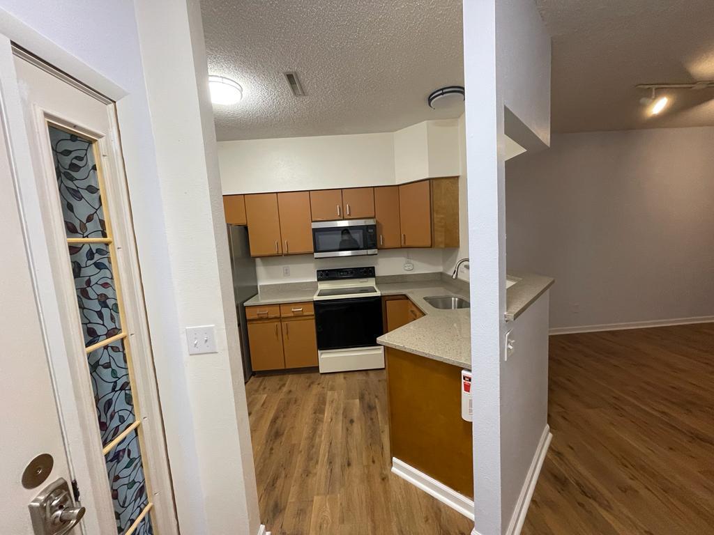 Building Photo - 4803 Foxwood Dr S