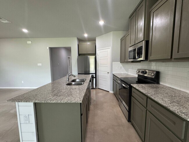 Building Photo - 1459 Dryden Ave