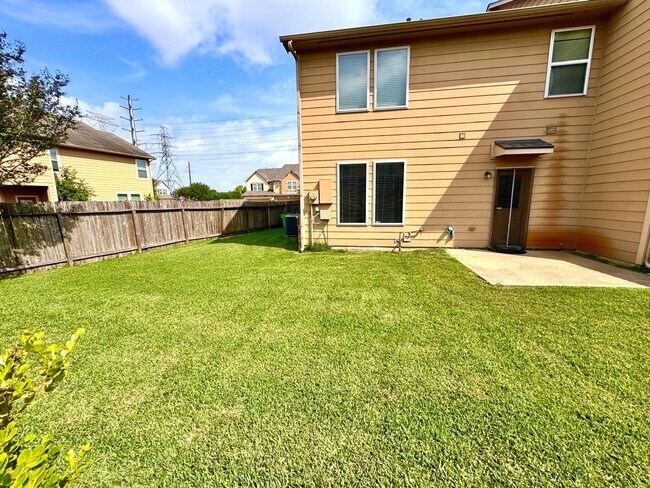 Building Photo - 3947 Calgary Cir