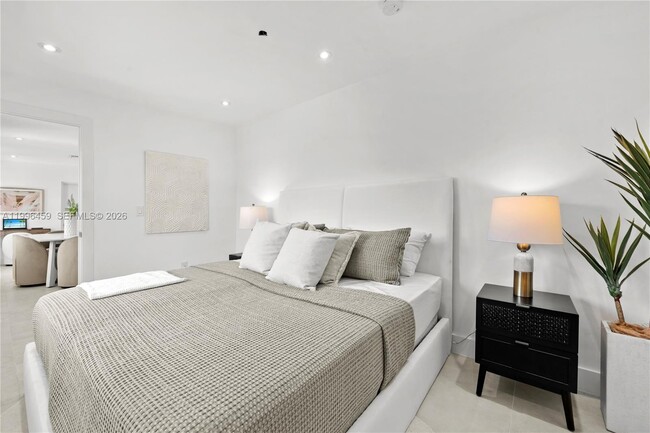 Building Photo - 8246 NE 2nd Ct