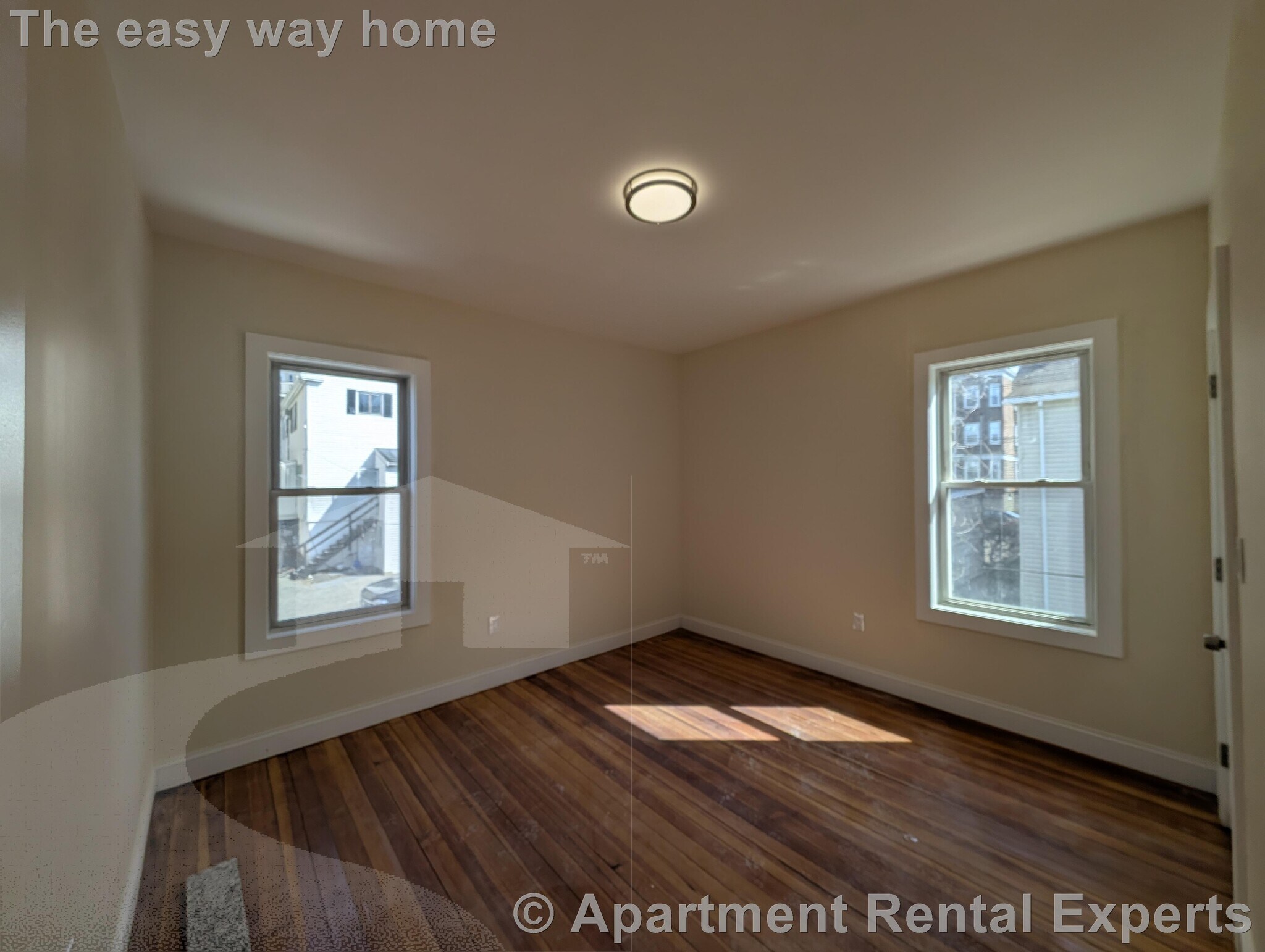 Building Photo - 5-7 Lowell Cir Unit #2