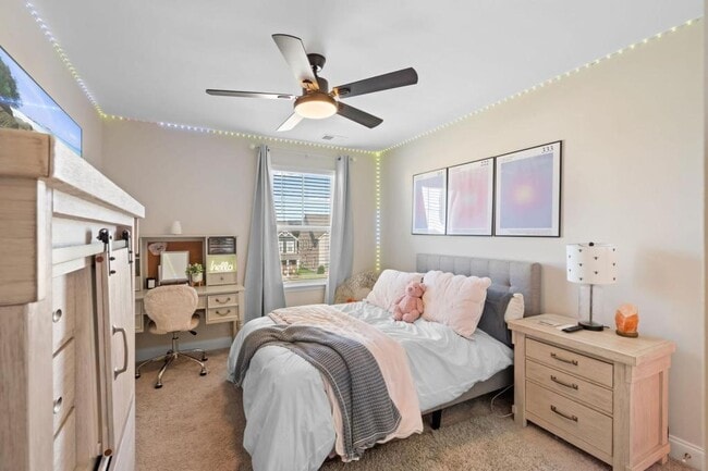 Building Photo - 722 Hahn Ct