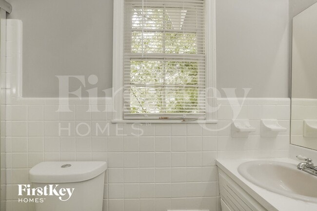 Building Photo - 1860 Gherry Dr