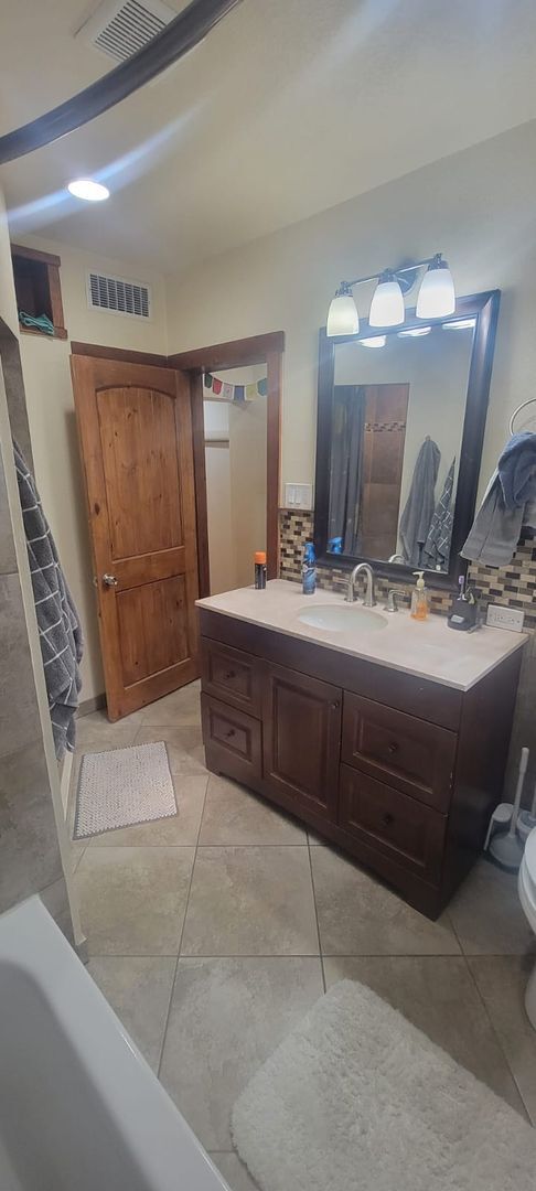 Building Photo - Reduced Rent | 5BD/3BA Home Near Pearl St, CU, Hiking, Park |