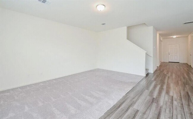 Building Photo - 1000 Lacebark Ln