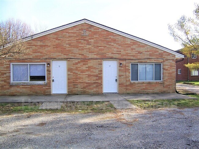 Building Photo - 3138 E Bradbury Ave