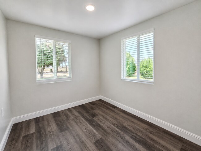 Building Photo - 10990 Twin Cities Rd