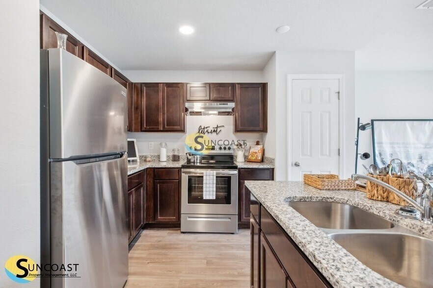 Building Photo - 7649 Mailes Ct