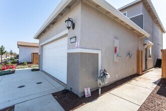 Building Photo - 12696 Scholarly Wy