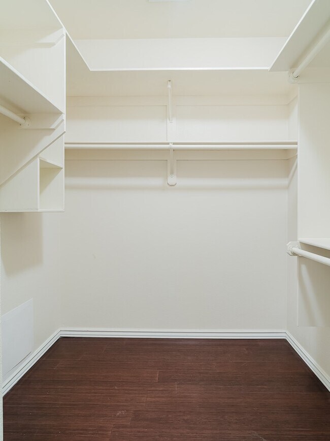 Building Photo - 4302 SW Brownstone Ave