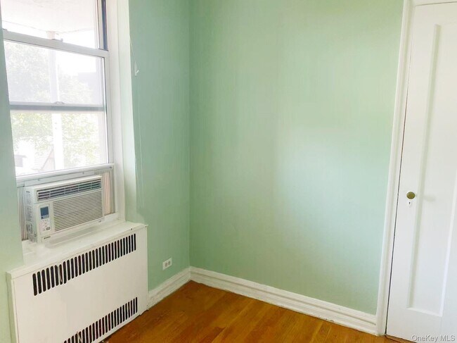 Building Photo - 75-40 Austin St