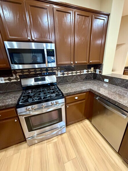 Building Photo - 2450 Martin Anthony Ct