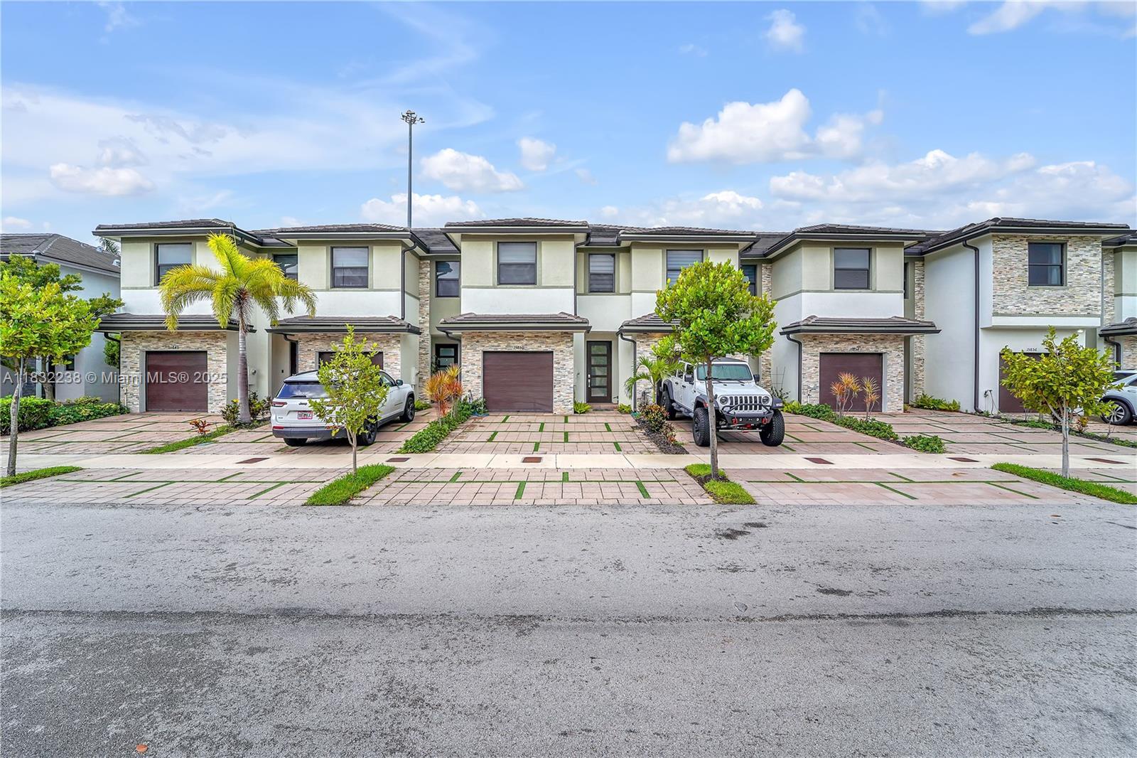 Building Photo - 15850 NW 91st Ct