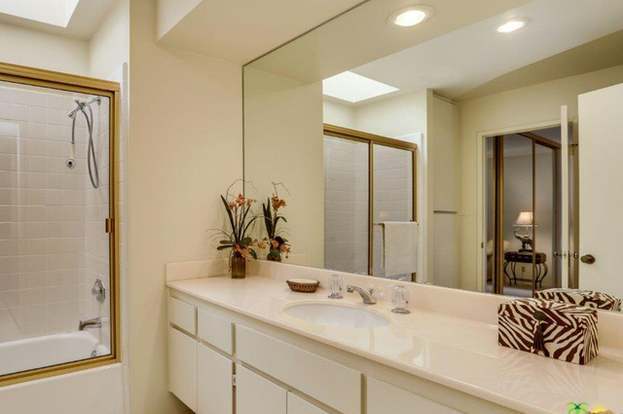 Building Photo - 7500 Regency Dr