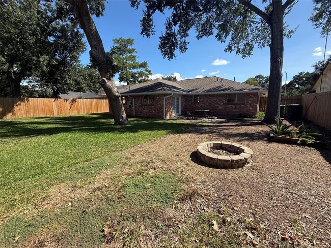 Building Photo - 10410 Barwood Dr