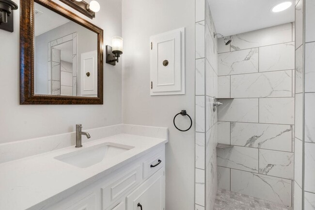 Building Photo - 3 Bedroom | 2.5 Bathroom | 2 Car Garage | ...