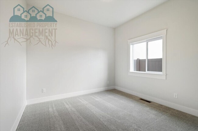 Building Photo - 10642 W Lothbury Dr