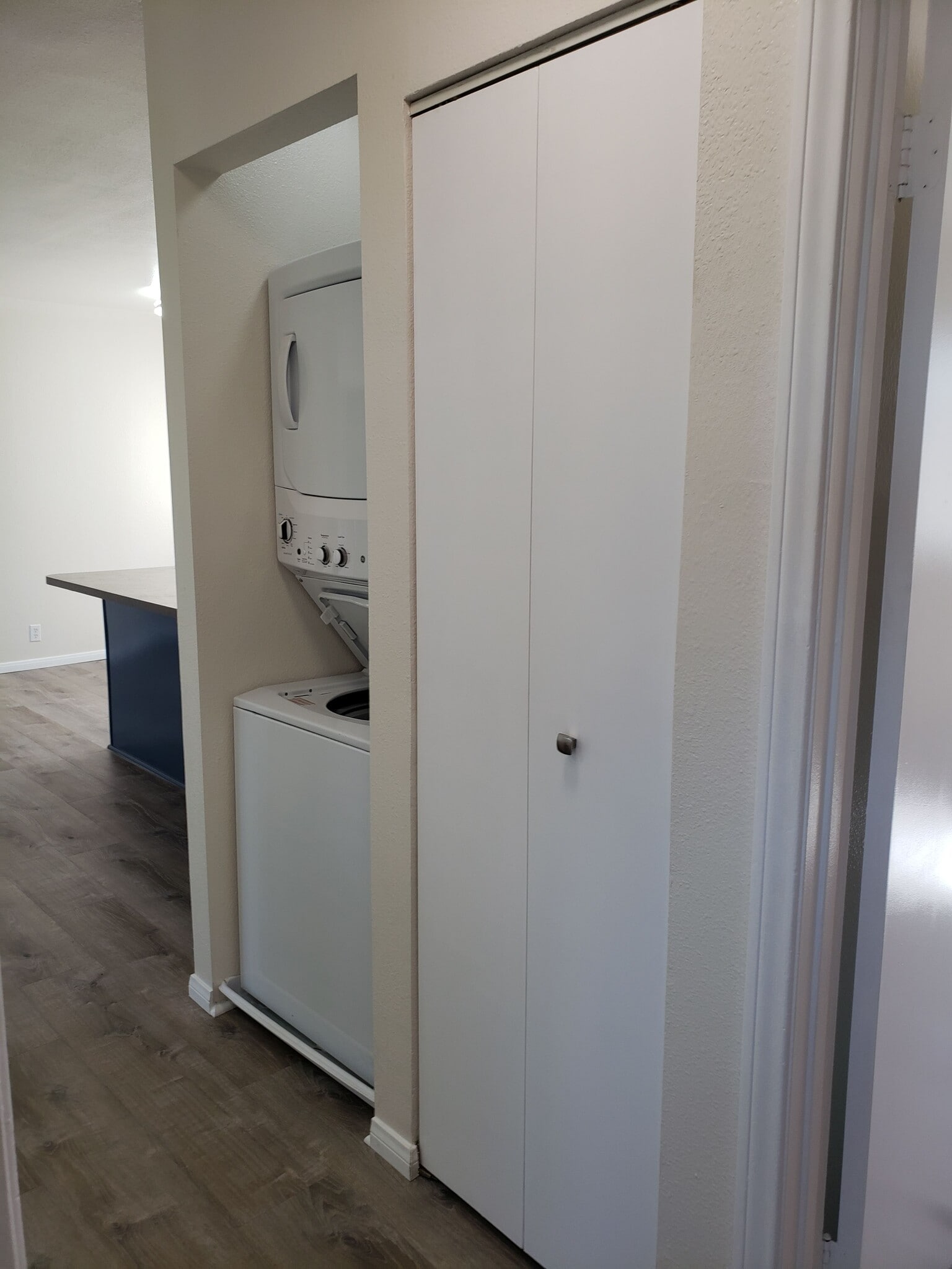 Building Photo - 1261 Victor St