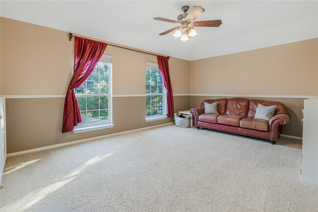 Building Photo - 1009 Rutherford Dr
