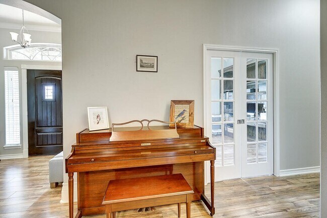 Building Photo - 3813 Kangaroo Ct