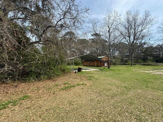 Building Photo - 720 Riverland Dr