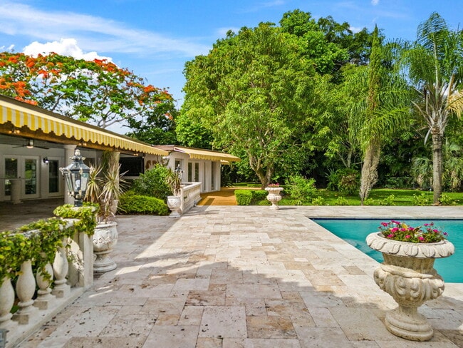 Building Photo - 12300 Old Cutler Rd