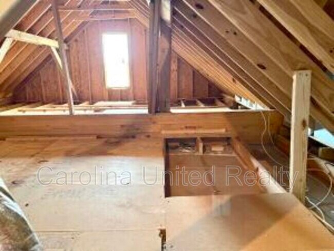 Building Photo - 220 Kickham Ln