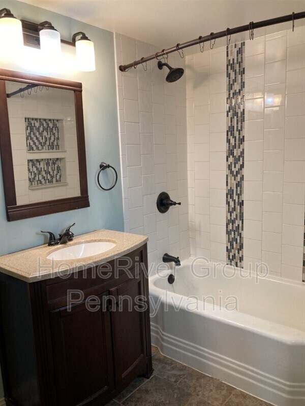 Building Photo - 605 Mt Pleasant St