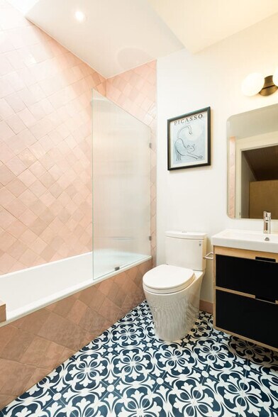 Building Photo - 1510 Race St