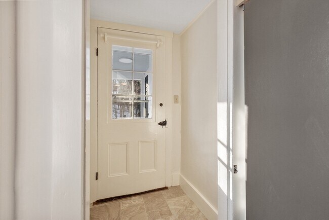 Building Photo - 25 Bulkeley Rd