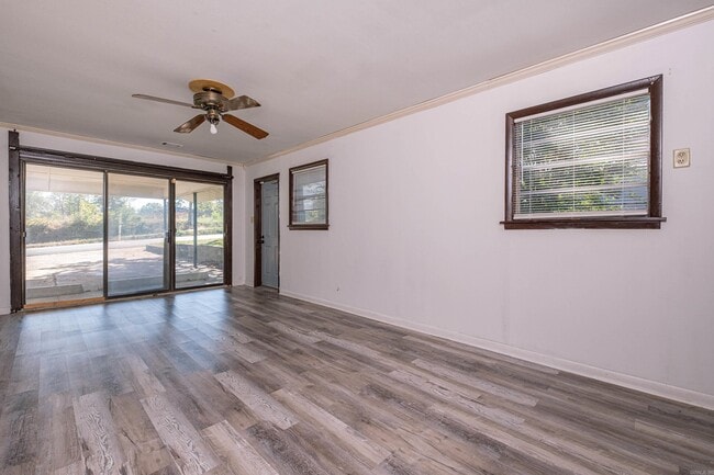 Building Photo - 1310 E North St