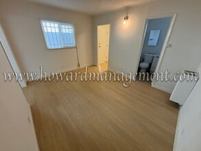 Building Photo - 00034TW