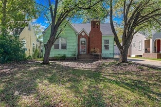 Building Photo - 117 Merrick St