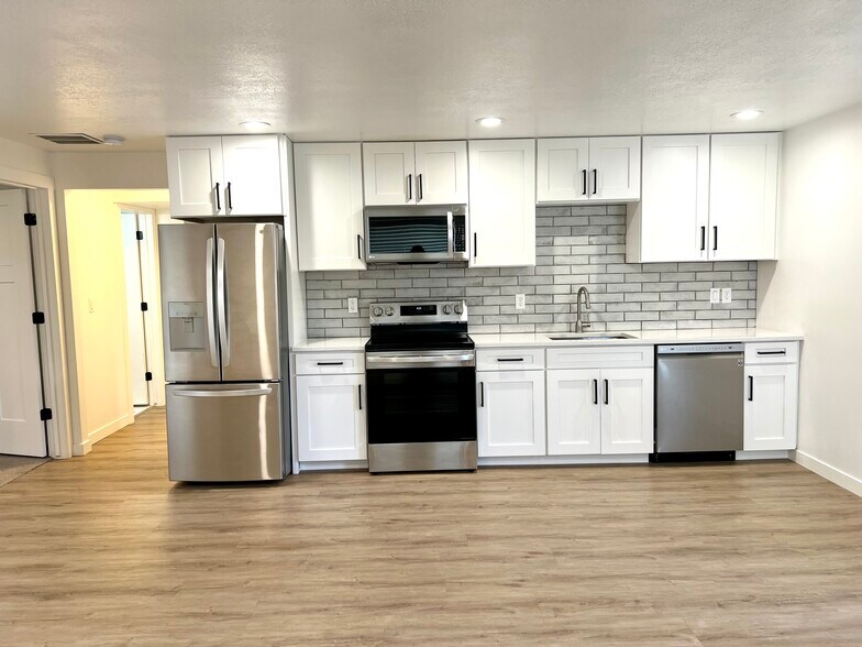 Building Photo - 2566 W 3900 N