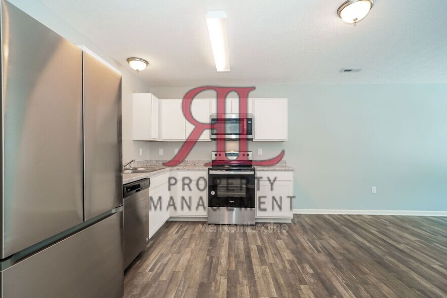 Building Photo - 42 Waterman Ave