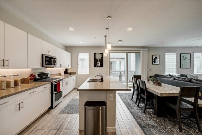 Building Photo - FULLY FURNISHED AFFINITY CONDO | 2-CAR GARAGE | DOWNTOWN SUMMERLIN