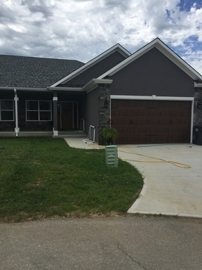 Building Photo - Townhomes in Savannah schools!