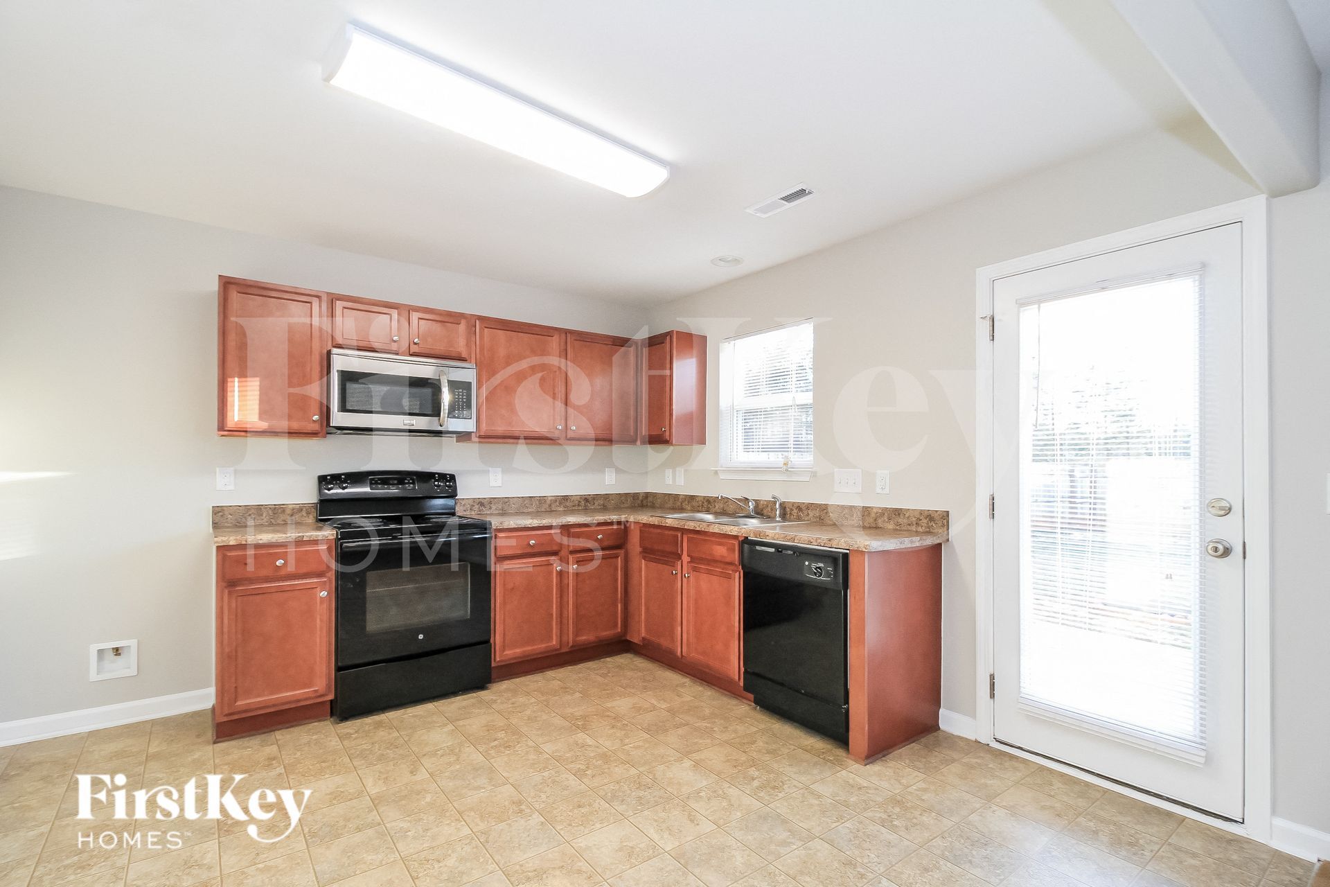 Building Photo - 4360 Oak Pointe Dr