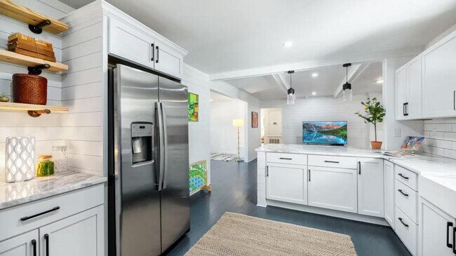 Building Photo - 4959 Parkside Dr
