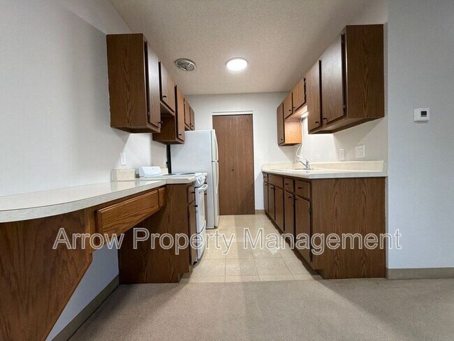 Building Photo - 11141 N 137th St