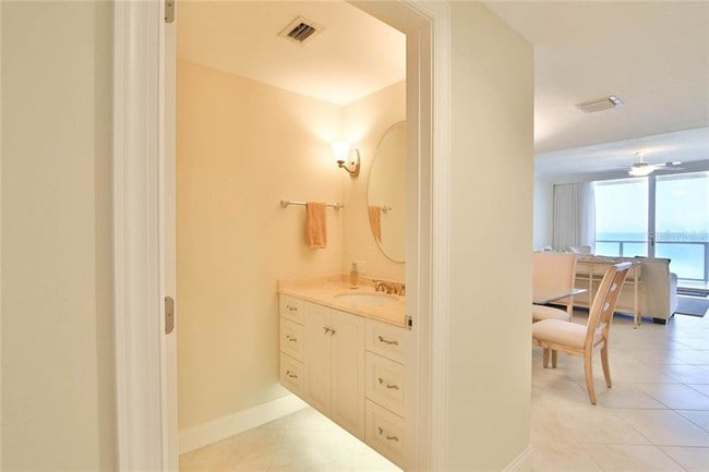 Building Photo - 1800 Benjamin Franklin Dr