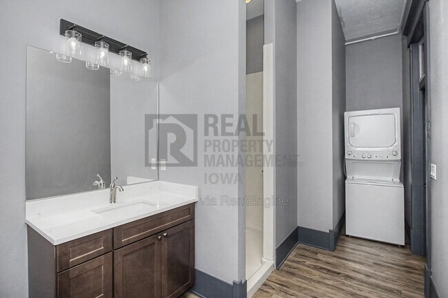 Building Photo - 1214 2nd St