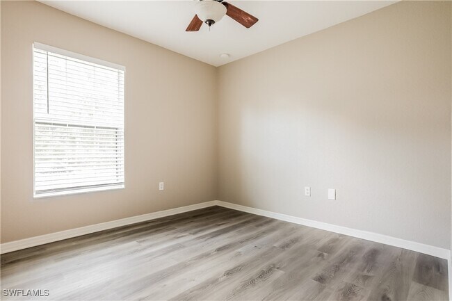Building Photo - 4585 Bathfeld Rd