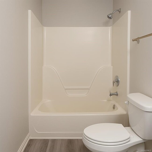 Building Photo - 749 St Martins Dr