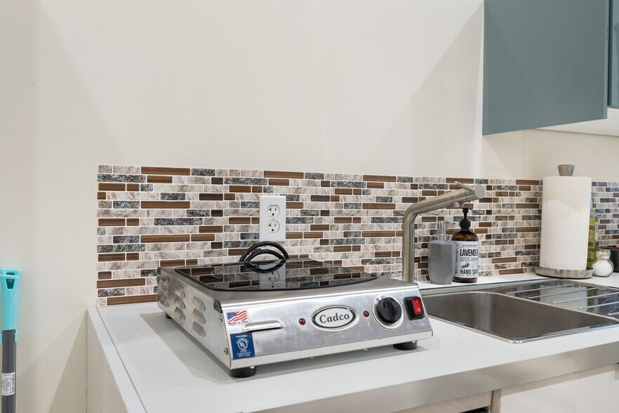 Building Photo - 3615 2nd Ave NW