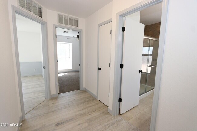 Building Photo - 4308 E Princeton Ave