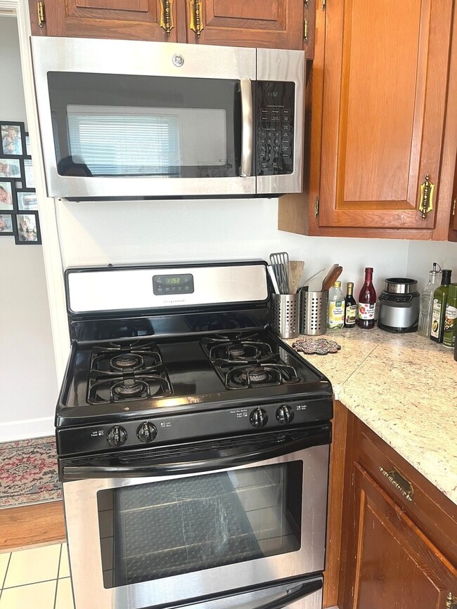 Building Photo - 8717 Karlov Ave