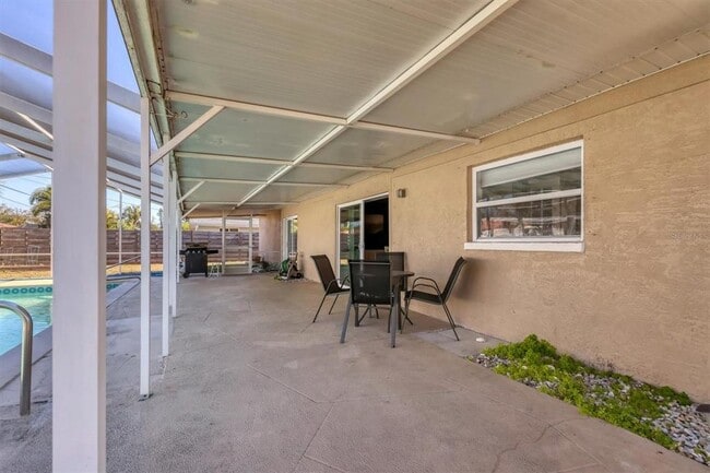 Building Photo - 3425 Fairview Dr