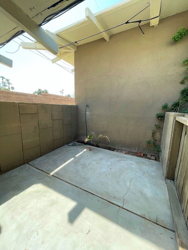 Building Photo - 45900 Ocotillo Dr